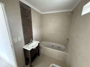 VENTA DEPARTAMENTO 2 AMB A ESTRENAR BALCON FLORES