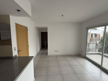 VENTA DEPARTAMENTO 2 AMB A ESTRENAR BALCON FLORES