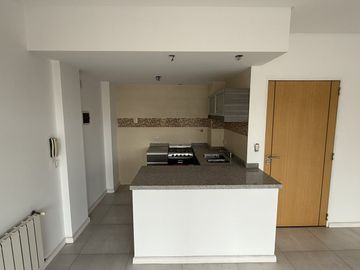 VENTA DEPARTAMENTO 2 AMB A ESTRENAR BALCON FLORES