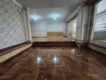 Vende depto 4 amb, dep baulera y cochera en Flores