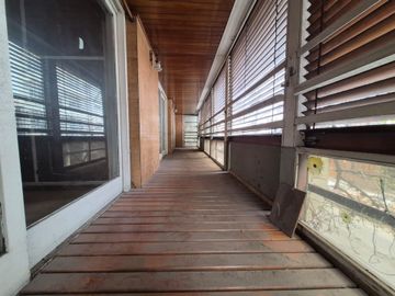 Vende depto 4 amb, dep baulera y cochera en Flores
