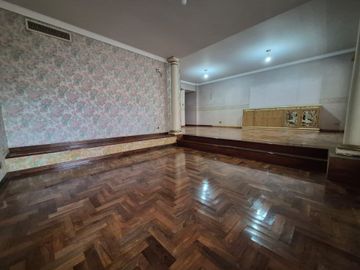 Vende depto 4 amb, dep baulera y cochera en Flores