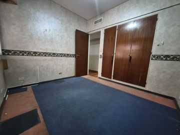 Vende depto 4 amb, dep baulera y cochera en Flores