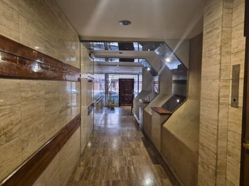 Vende depto 4 amb, dep baulera y cochera en Flores