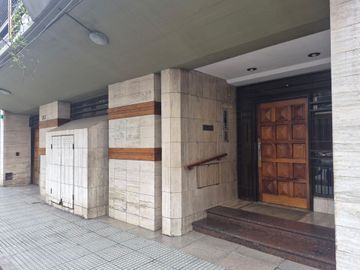 Vende depto 4 amb, dep baulera y cochera en Flores