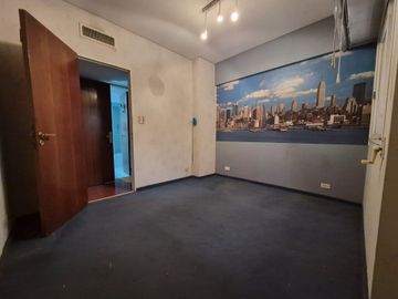 Vende depto 4 amb, dep baulera y cochera en Flores