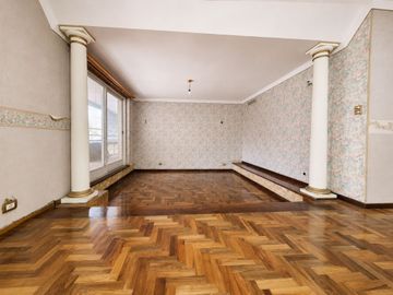 Vende depto 4 amb, dep baulera y cochera en Flores
