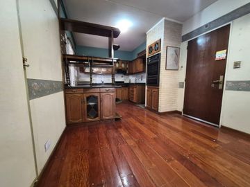 Vende depto 4 amb, dep baulera y cochera en Flores