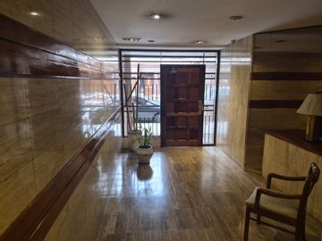 Vende depto 4 amb, dep baulera y cochera en Flores