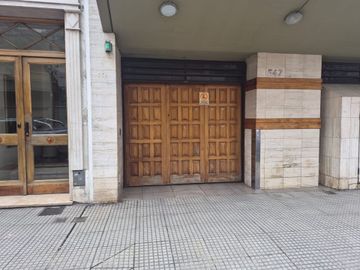 Vende depto 4 amb, dep baulera y cochera en Flores