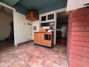 Vende depto 4 amb, dep baulera y cochera en Flores