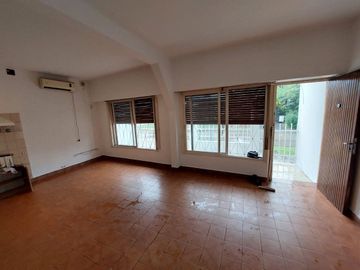 VENTA CASA 5 AMB EN HURLINGHAM C/ JARDIN Y COCHERA