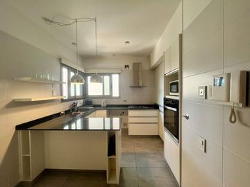 VENTA PISO 4 Amb,Parrilla/Coch /Baulera ,Excelente