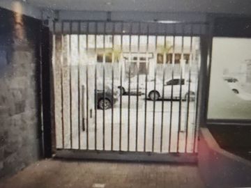 Cochera cubierta en Venta en Villa del Parque