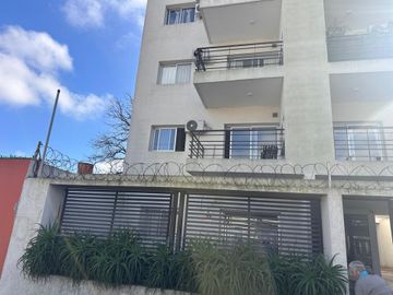 VENTA DEPTO 2 AMB. CON BALCON Y PARRILLA ZARATE