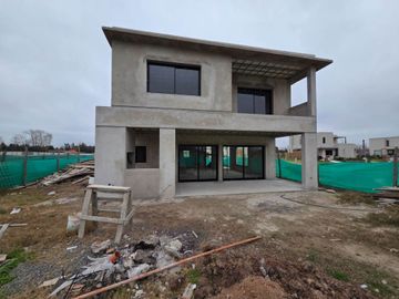 VENTA CASA A ESTRENAR EN BARRIO CERRADO EL OLIVAR