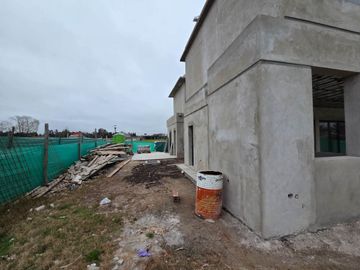 VENTA CASA A ESTRENAR EN BARRIO CERRADO EL OLIVAR
