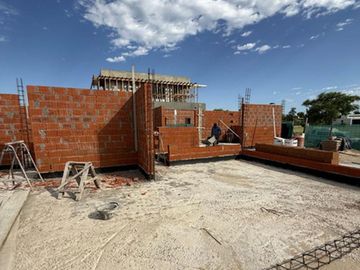 VENTA CASA EN CONSTRUCCION VIDA BARRIO PRIVADO
