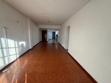 OPORTUNIDAD VENTA DEPARTAMENTO 4 AMB. FLORES CENTR