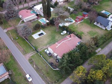 VENTA CASA 3 DORMIT CON PARQUE, PILETA Y PARRILLA