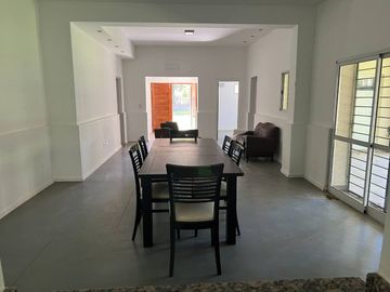 VENTA CASA 3 DORMIT CON PARQUE, PILETA Y PARRILLA