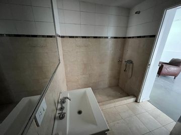 VENTA CASA 3 DORMIT CON PARQUE, PILETA Y PARRILLA
