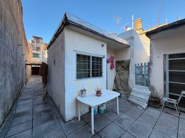 CASA MULTIFAMILIAR VILLA LUGANO CON LOCAL+4 DEPTOS