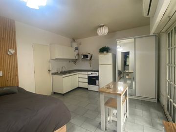 VENTA MONOAMBIENTE CON BALCON CON RENTA