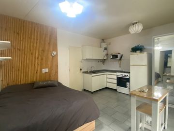 VENTA MONOAMBIENTE CON BALCON CON RENTA