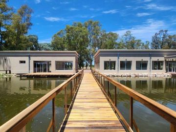 CASA EN VENTA 5 AMBIENTES - LOMAS DE EZEIZA