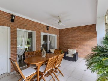 CASA VENTA 5 AMBIENTES LA DELFINA PILAR