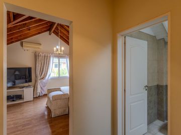 CASA VENTA 5 AMBIENTES LA DELFINA PILAR