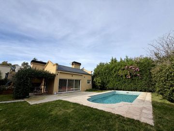 VENTA CASA EN BARRIO BOSQUE ALTO