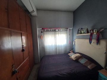 VENTA CASA MULTIFAMILIAR 2 PLANTAS, PATIO Y LOCAL