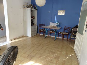 VENTA CASA MULTIFAMILIAR 2 PLANTAS, PATIO Y LOCAL