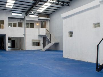 VENTA GALPON 295 m2 C/OFICINAS 95 M2, LA TABLADA