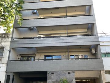ALQUILER MONOAMBIENTE DIVISIBLE EN FLORES