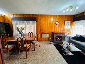CASA 4 AMB EN VENTA SAN JUSTO GRAN FONDO