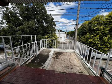 Casa mas departamento en barrio Ayacucho, Cordoba