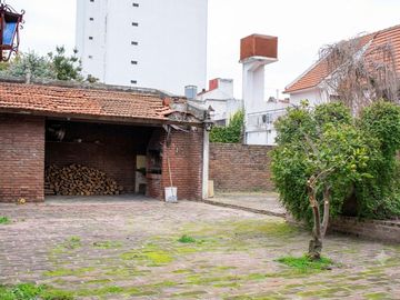Casa en venta en Wilde con jardin