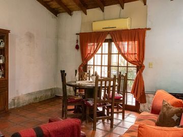 Casa en venta en Wilde con jardin
