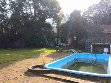 Casa en venta en Wilde con jardin