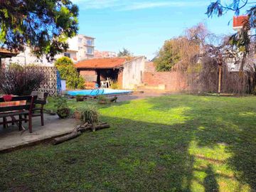 Casa en venta en Wilde con jardin