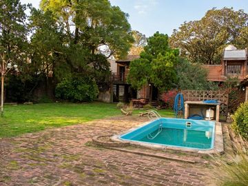 Casa en venta en Wilde con jardin