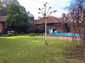 Casa en venta en Wilde con jardin
