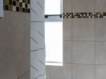 VENTA CASA + 3 DEPARTAMENTOS ORIENTADO A RENTA