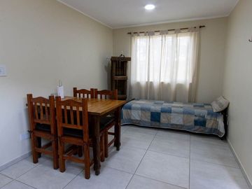 VENTA CASA + 3 DEPARTAMENTOS ORIENTADO A RENTA