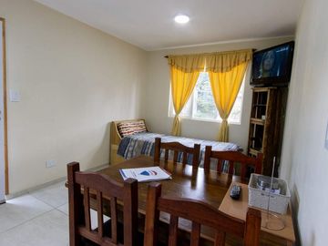 VENTA CASA + 3 DEPARTAMENTOS ORIENTADO A RENTA