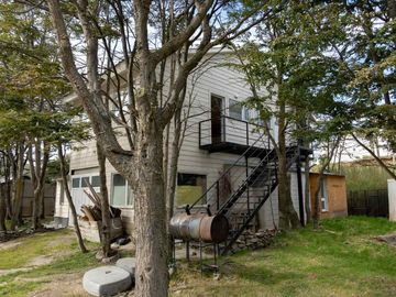 VENTA CASA + 3 DEPARTAMENTOS ORIENTADO A RENTA