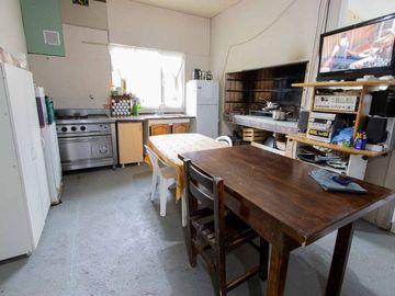 VENTA CASA + 3 DEPARTAMENTOS ORIENTADO A RENTA